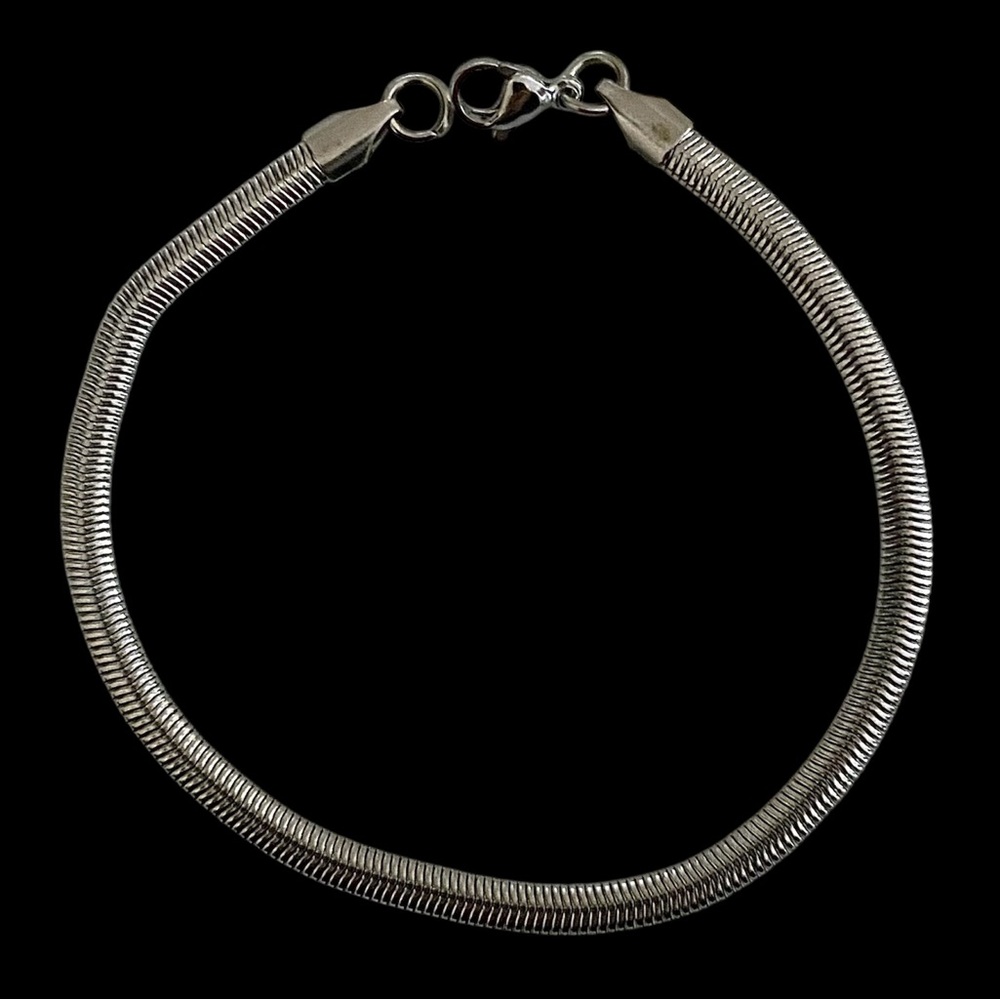 Herringbone Stainless Steel 8.3 inch long and 4mm width bracelet - Final Price! - Picture 4 of 6
